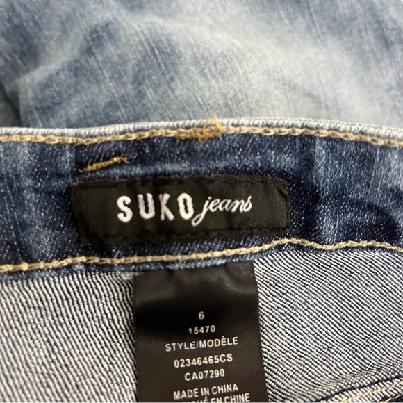 Suko Blue Sequin Light Wash Denim Capris - Picture 10 of 16